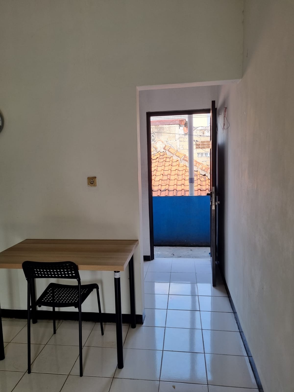 Meda kursi kerja serta Akses mencuci dan jemur